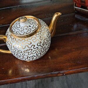 Sudlows burshlem tea pot
